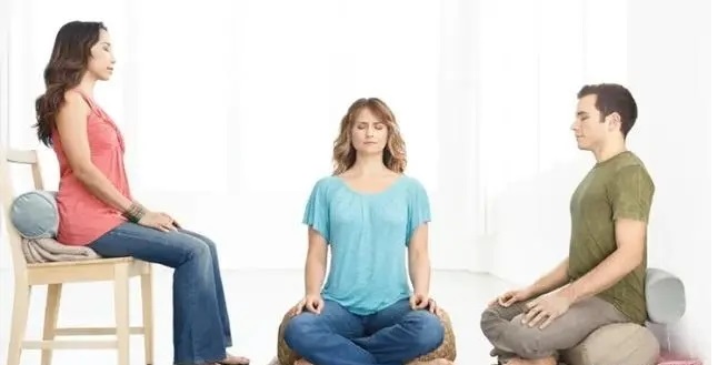 Che ne dici di una comoda meditazione seduta